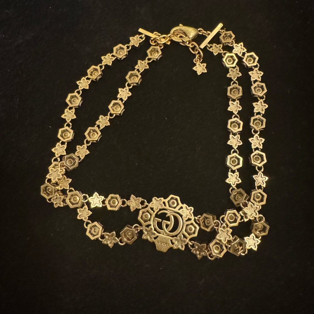 Gucci Gold Double Strand Necklace with Floral Medallion - Picture 5 of 6